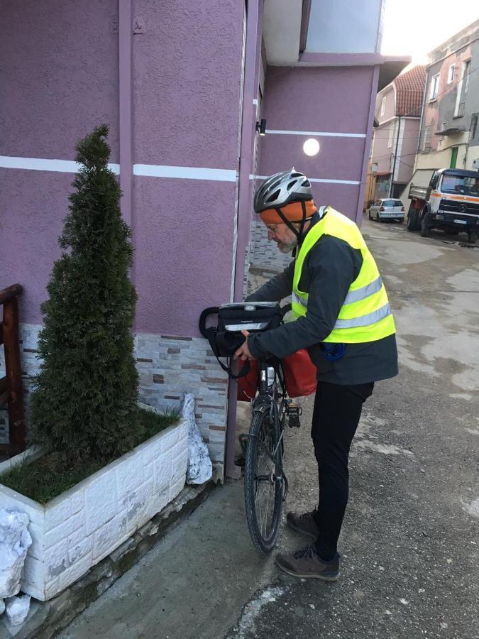 Hotel Reci Peshkopi Екстер'єр фото