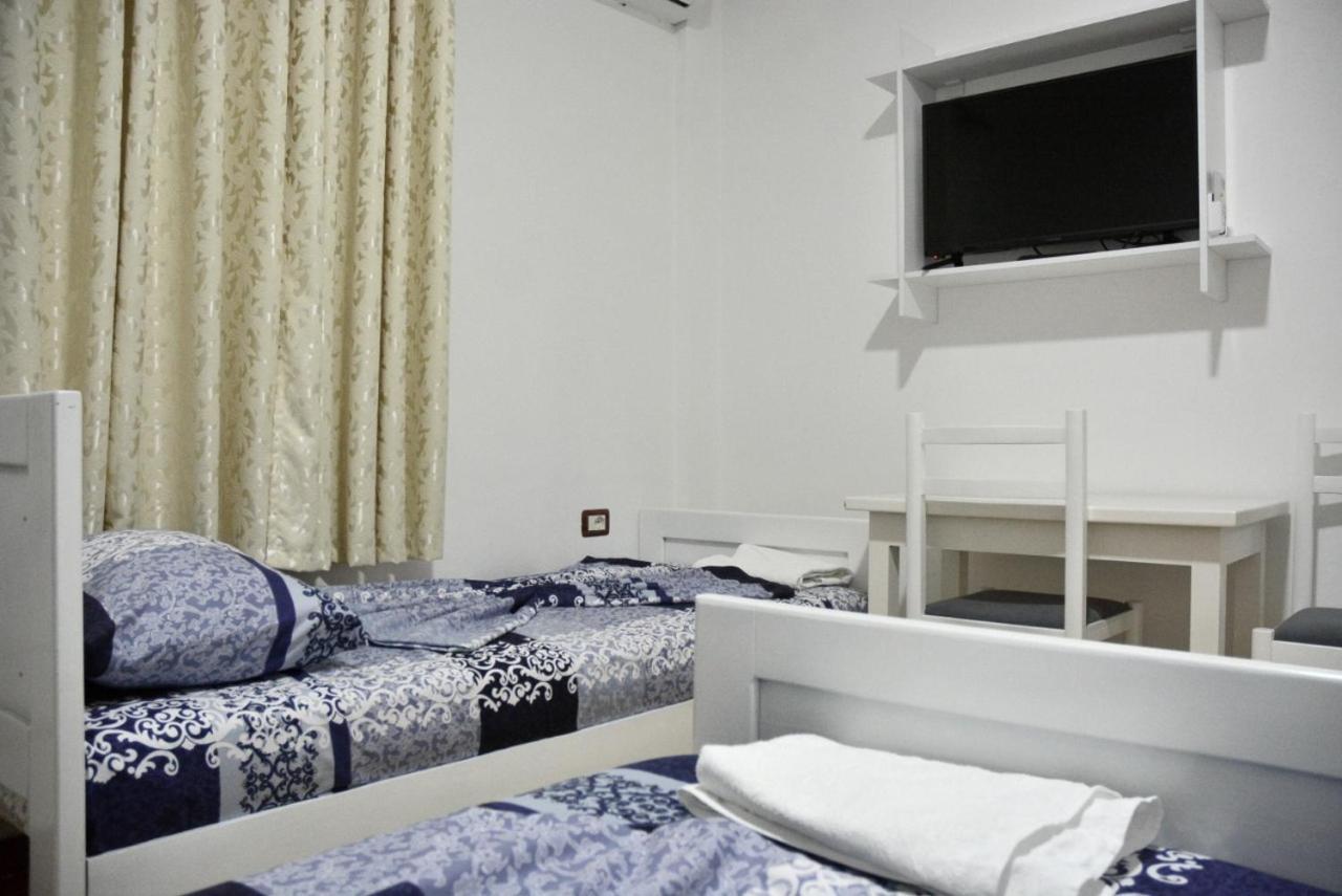 Hotel Reci Peshkopi Екстер'єр фото