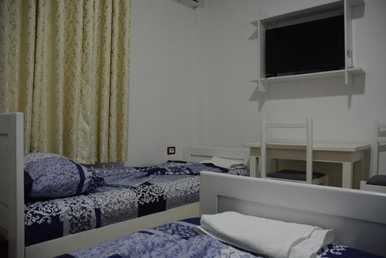Hotel Reci Peshkopi Екстер'єр фото