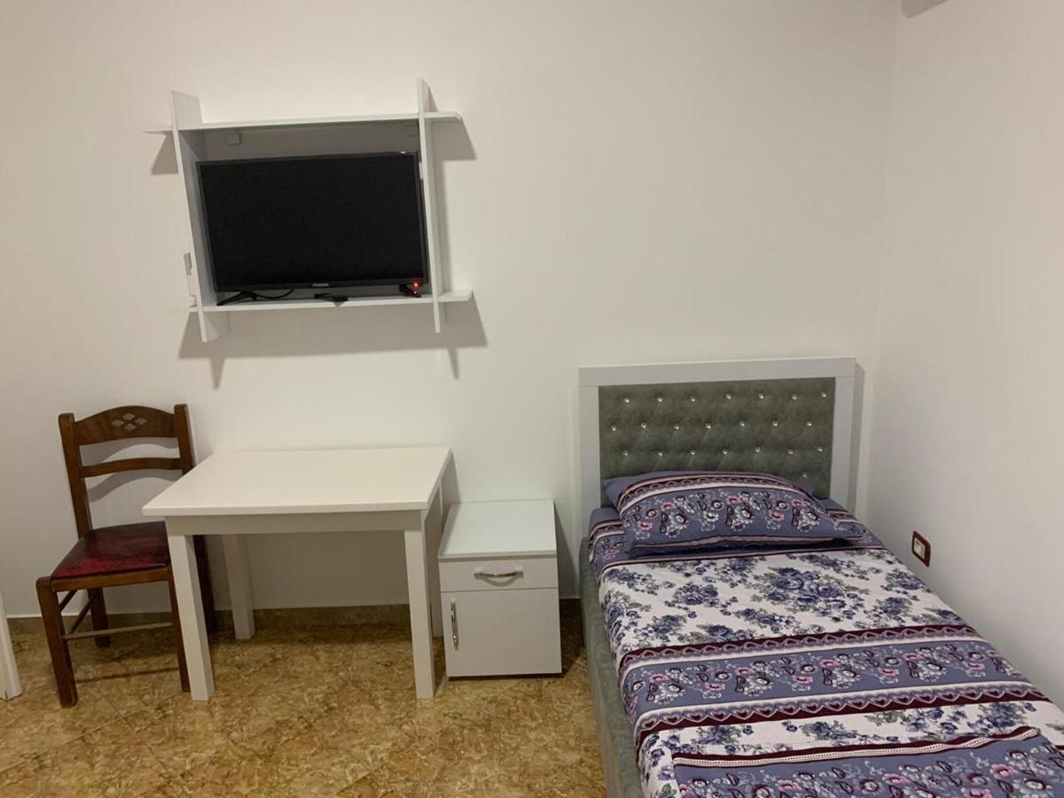 Hotel Reci Peshkopi Екстер'єр фото